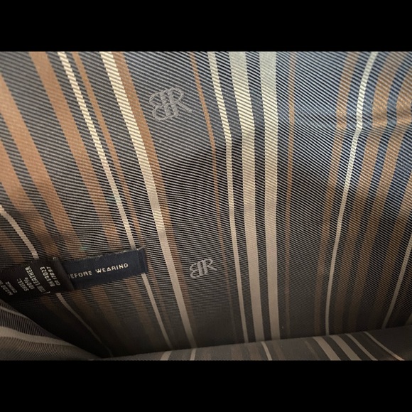 Banana Republic Clutch - Picture 7 of 12